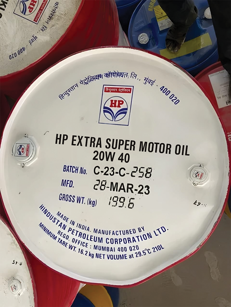 HP EXTRA SUPER MOTOR OIL barrel